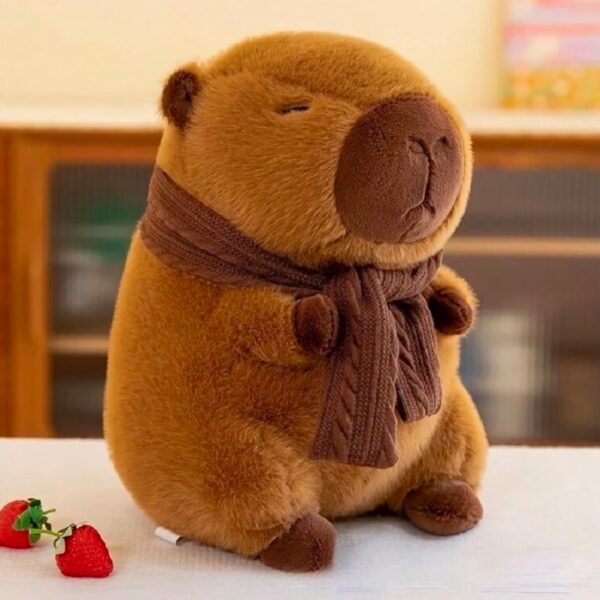 Peluche de Capibara con Bufanda – Tierno y Suave, 20 cm de Altura