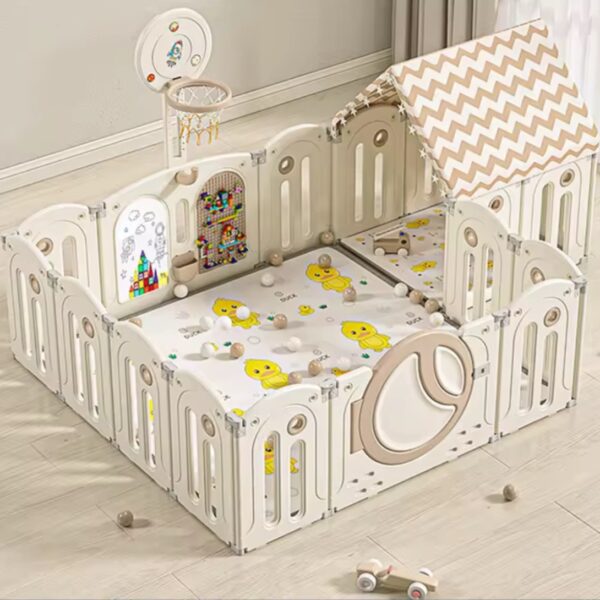Corral de plástico o parque infantil plegable -160x160cmx63cm- con casita de 80x80cm con tapete o alfombra de 1cm- con aro de basket y tablero de bloques, pizarra
