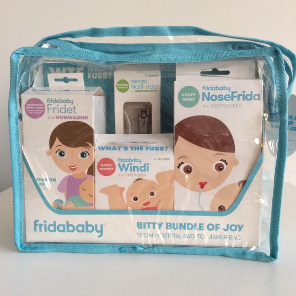 Fridababy bitty bundle of joy- set de regalo para el cuido de bebé y de mamá- Incluye: nose Frida, windi the gas passer, cortaúñas Frida, fridet botella peri con bolsa de transporte