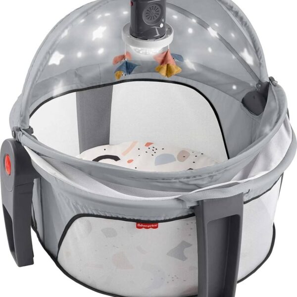 Fisher-Price Moisés portátil para bebé Deluxe On-The-Go Proyección Dome, espacio de juego de viaje para recién nacidos con luces, música y toldo, formas de papel