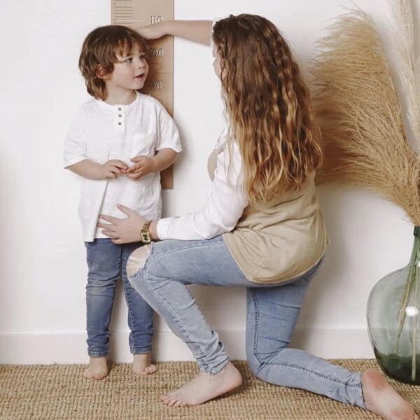Vintiun | Medidor Infantil de Crecimiento Personalizable en Madera | Tabla de Altura para Pared con Nombre y Flechas | 115 x 19,5 cm